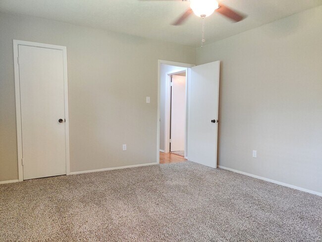 Building Photo - 1914 Seakale Ln