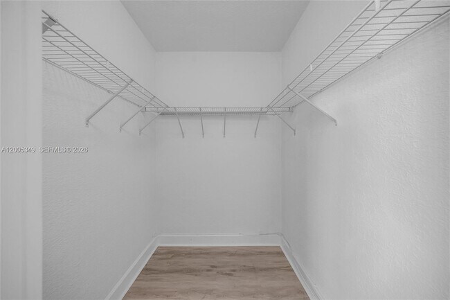 Building Photo - 7501 E Treasure Dr