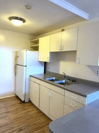 Building Photo - Highly Desirable Dowsett - Move-in Ready One Bedroom - Internet Included!