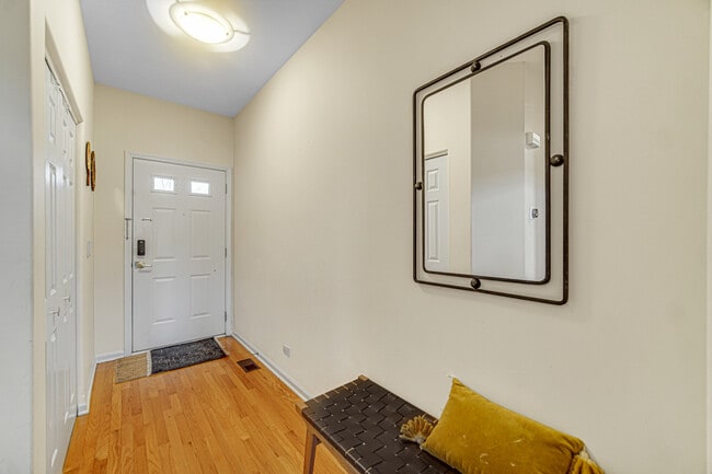 Building Photo - 1264 Sarah Blvd