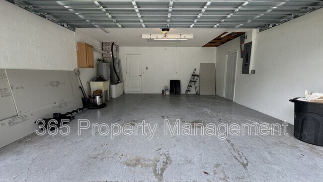 Building Photo - 616 Erin Way
