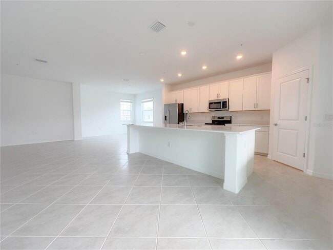 Building Photo - 14632 Sycamore Ct