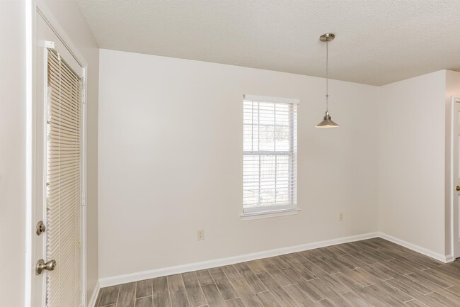 Building Photo - 4490 Cedar Ridge Ln
