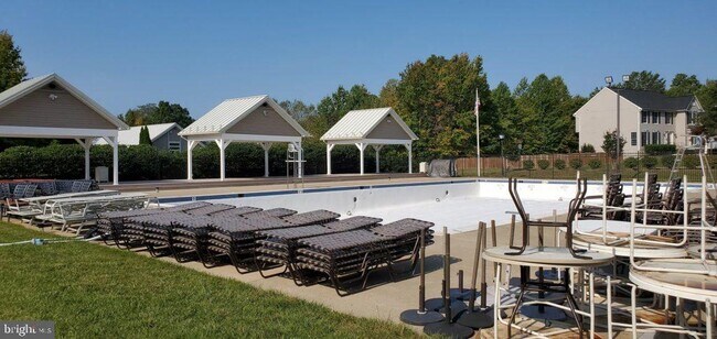 Building Photo - 28 Scotland Cir