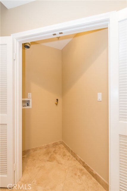 Building Photo - 4551 Coldwater Canyon Ave