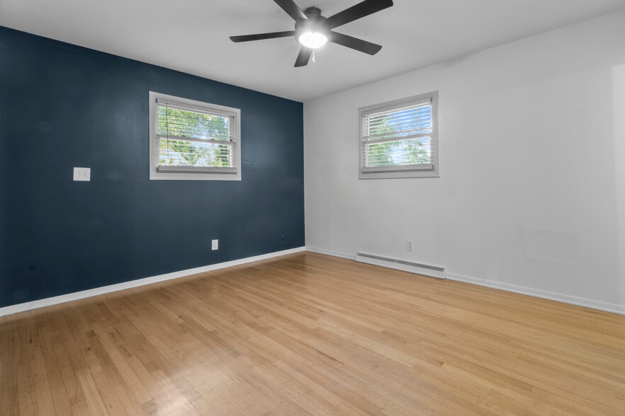 Building Photo - 820 Eaglewood Dr