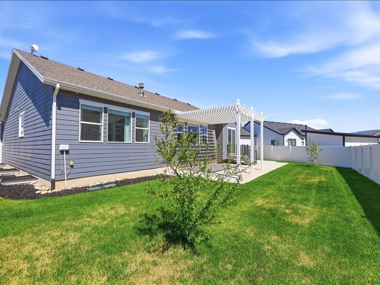 Building Photo - 1681 S 1110 E