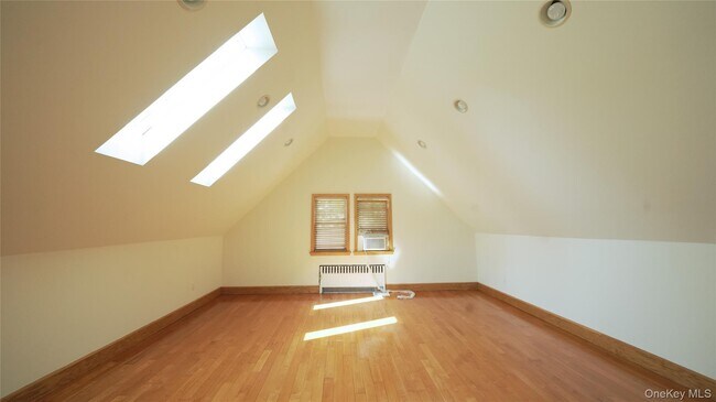 Building Photo - 72 Berkshire Rd