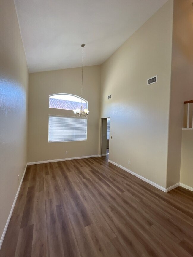 Building Photo - Encounter the ultimate luxury living experience with this 4-bedroom, 2197 sq ft house