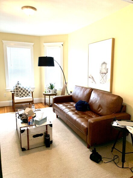 Living room - 36 St Margaret St
