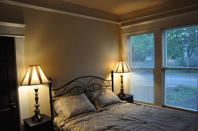 Building Photo - 1594 Mill St