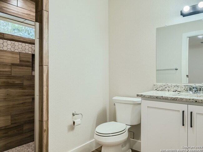 Building Photo - 839 Oasis St