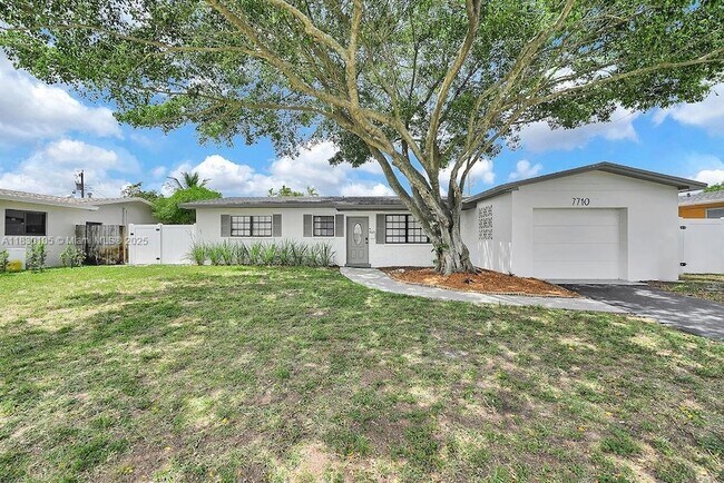 Building Photo - 7710 NW 6th Ct