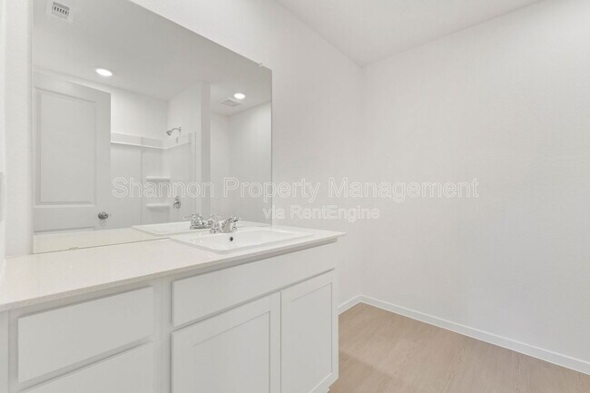 Building Photo - 253 Douglas Hls Dr