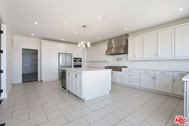 Building Photo - 8908 Appian Way