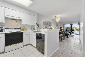 Building Photo - 2236 N Cypress Bend Dr