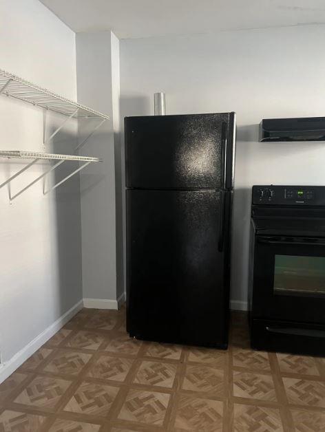 Building Photo - 305 W Oak St