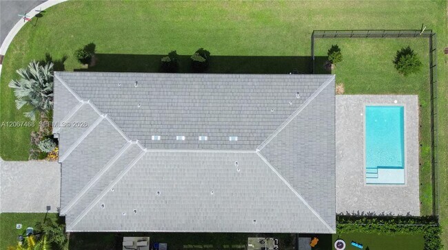 Building Photo - 8151 Laurel Falls Dr