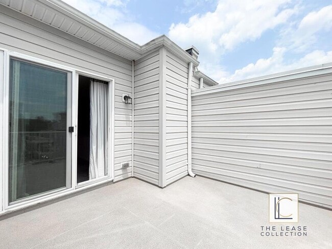 Building Photo - 9616 Wesbourne Dr
