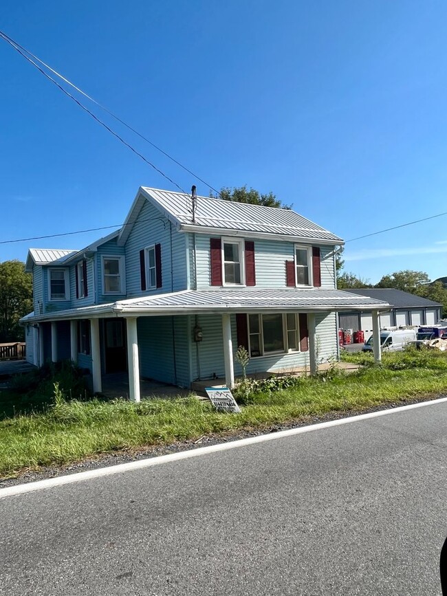 Building Photo - For Rent: Beautifully Renovated 3BR/2BA Si...