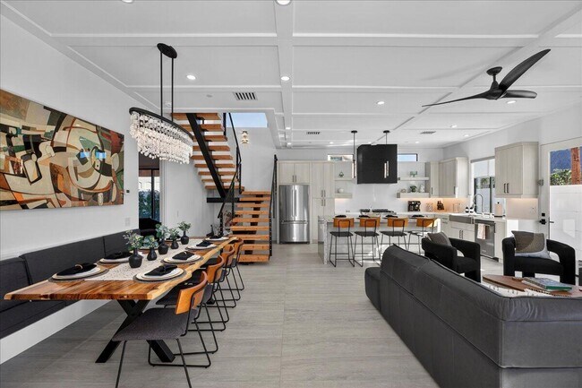 Building Photo - 51116 Avenida Mendoza