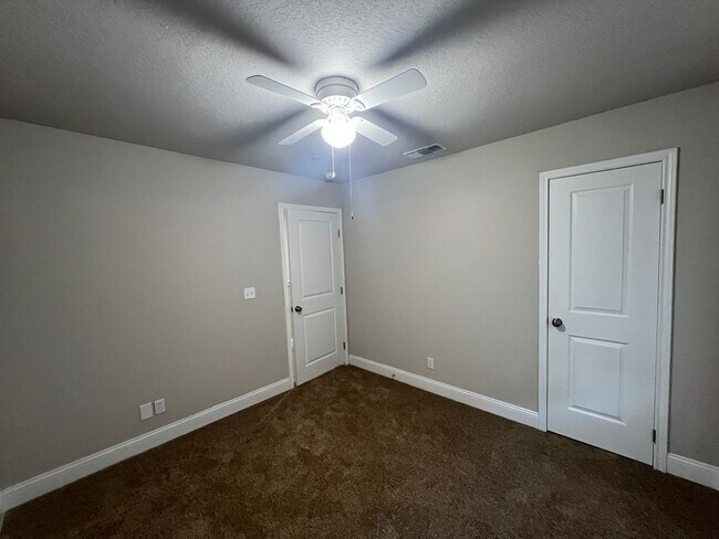 Building Photo - 7417 Savannah Brooks