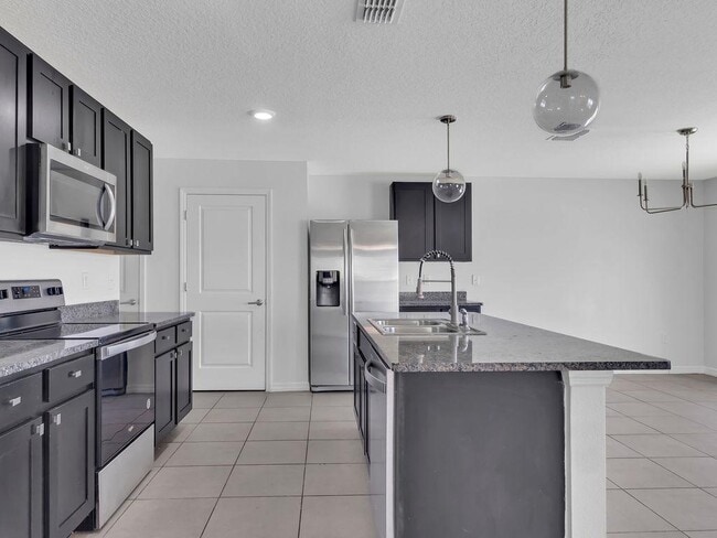 Building Photo - 602 Olive Conch St