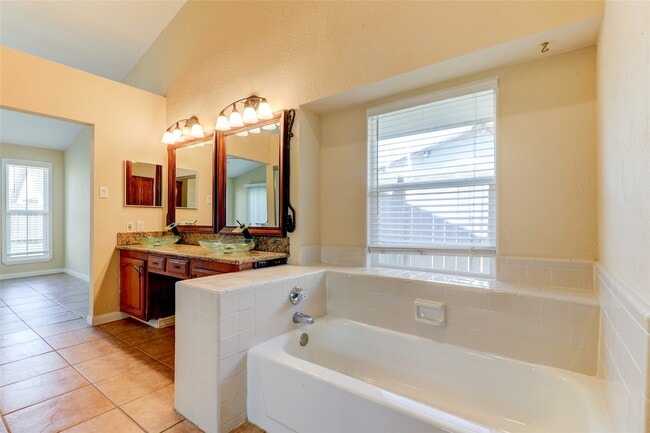 Building Photo - 17010 Cairnladdie St