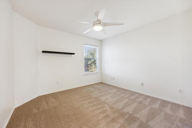 Building Photo - 15721 Ecorio Dr