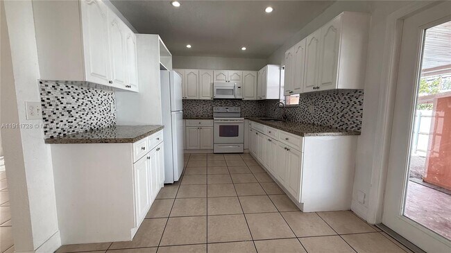 Building Photo - 3211 NW 19th Terrace