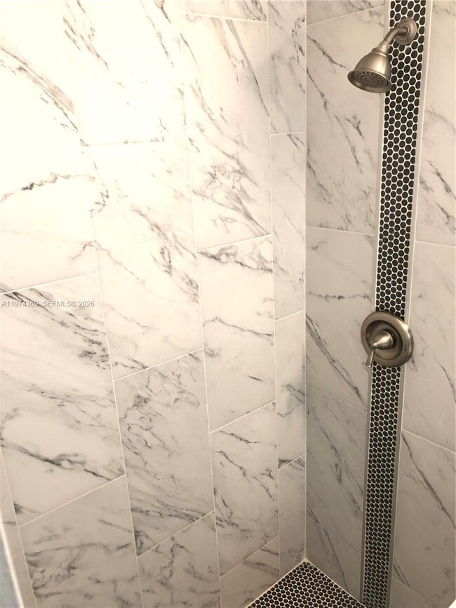 Building Photo - 1016 NE 17th Ave