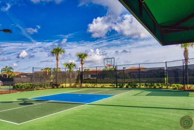 Building Photo - Annual Furnished Pet Friendly Twin Villa l...