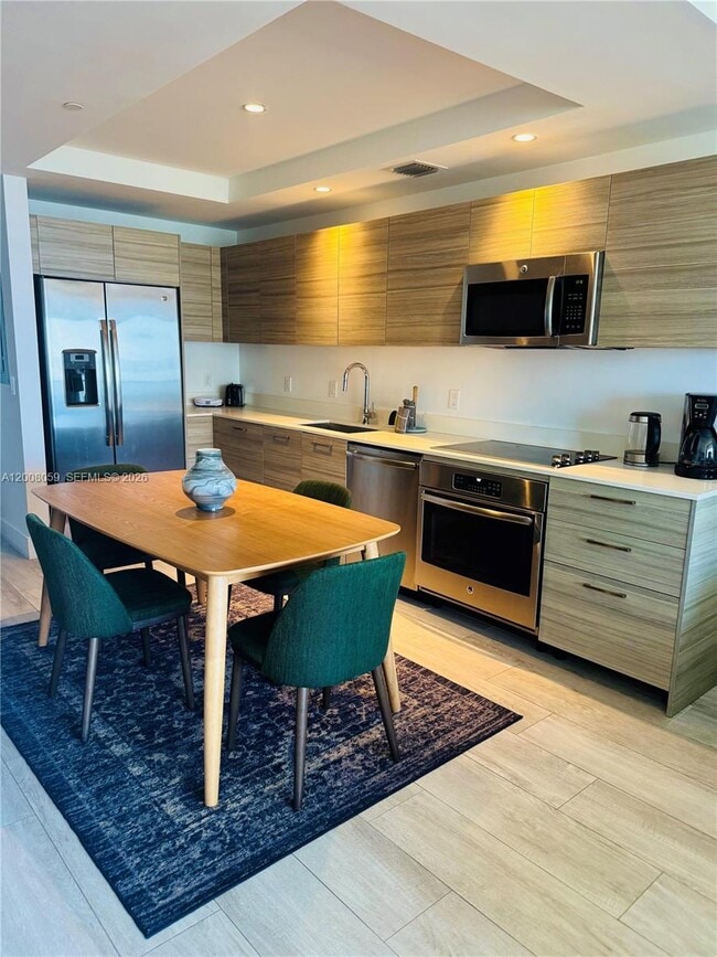 Building Photo - 121 NE 34th St