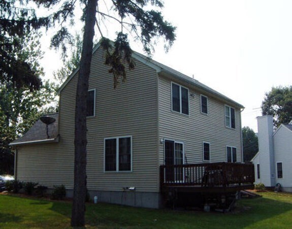 Building Photo - 23 Burr St