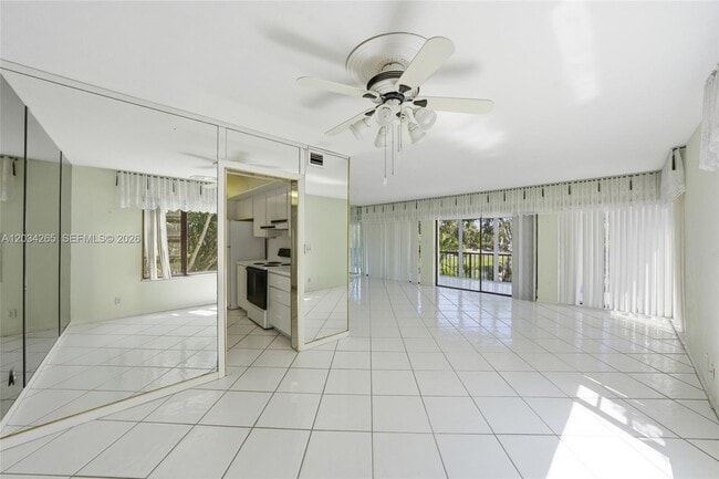 Building Photo - 6010 S Falls Cir Dr