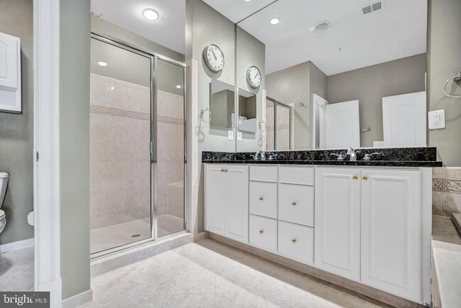 Building Photo - 708 Day Ln