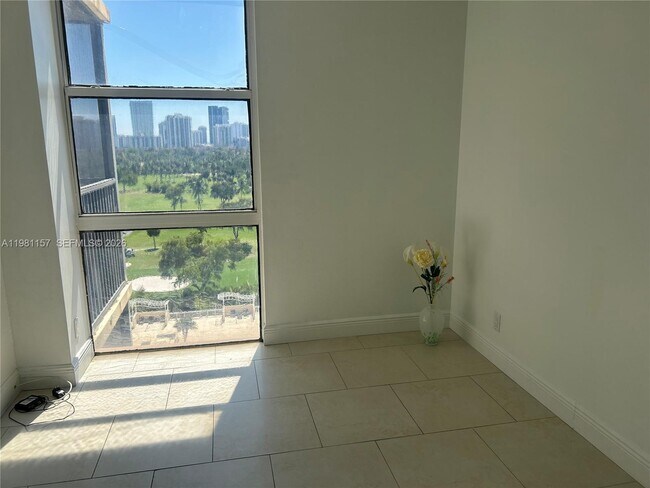 Building Photo - 20301 W Country Club Dr