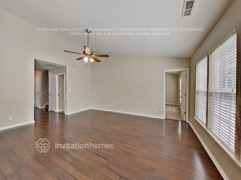 Building Photo - 3017 Secret Garden Ct