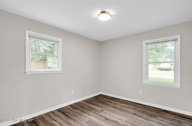 Building Photo - 114 Candlewood Dr