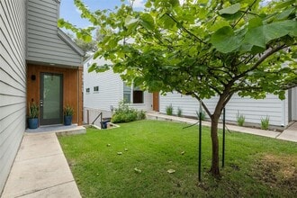 Building Photo - 3115 Aldwyche Dr