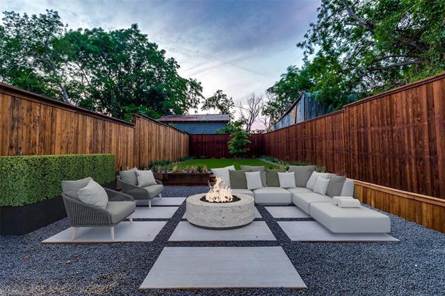 Building Photo - 2315 Hawthorne Ave