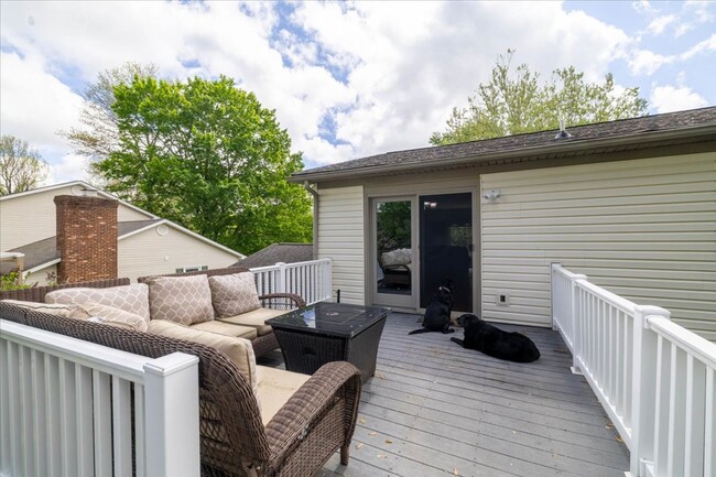 Building Photo - Spacious Home with Amazing Fenced Yard in ...