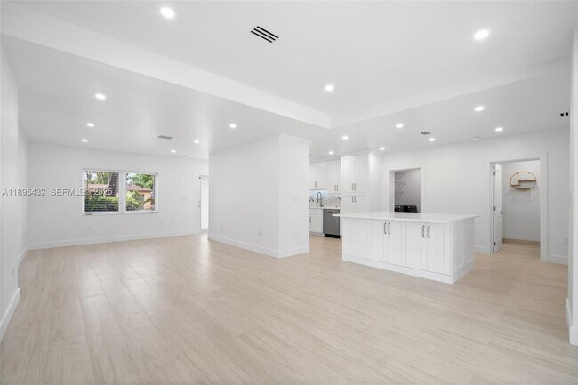 Building Photo - 1617 Washington St