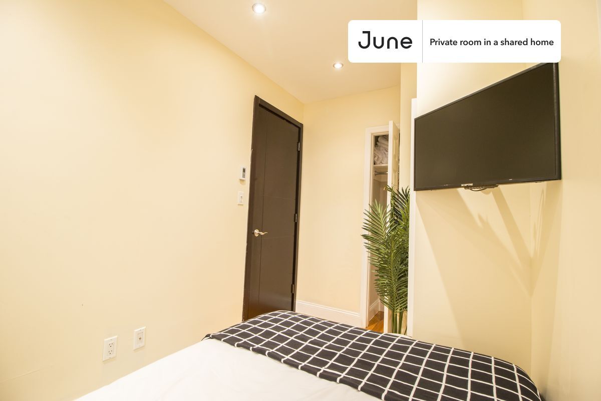 Building Photo - Room in Shared 5 bed/2 bath home