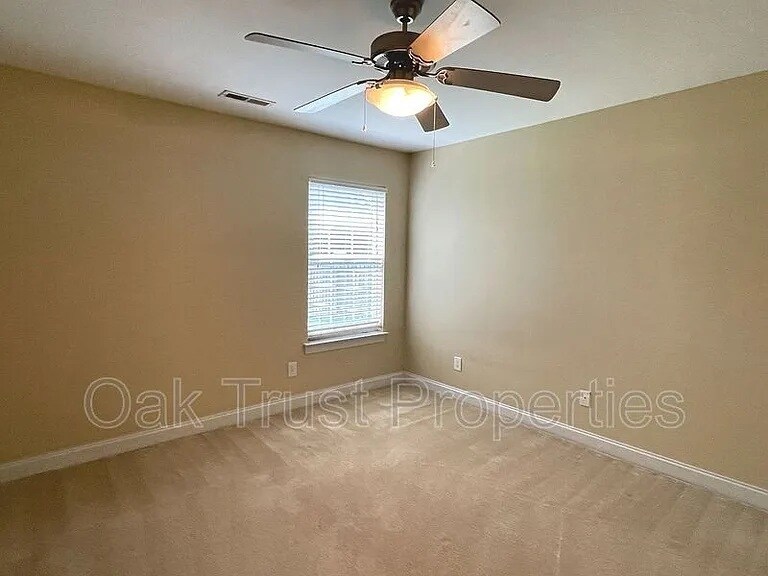 Building Photo - 110 Bay Colony Ct