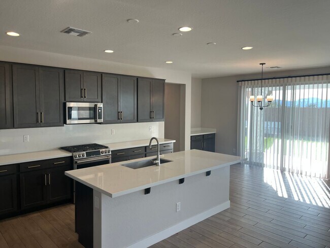 Building Photo - 23914 N 148th Dr