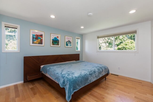 Building Photo - Beautiful 4 Bedroom Home in Richmond