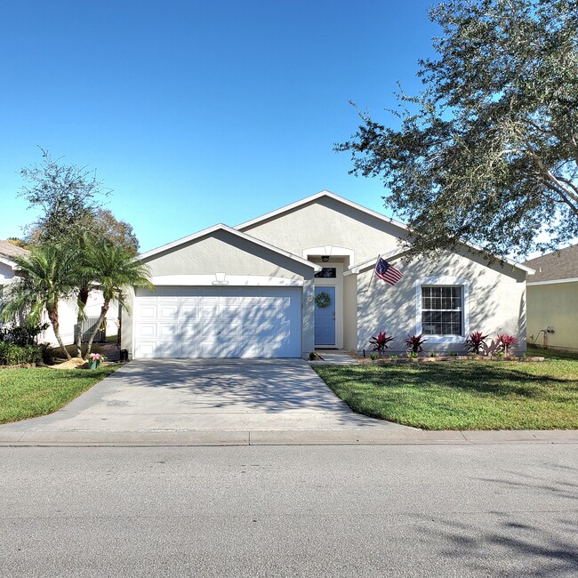 Building Photo - 993 E 13th Sq