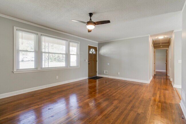 Building Photo - 7712 Burdell Dr