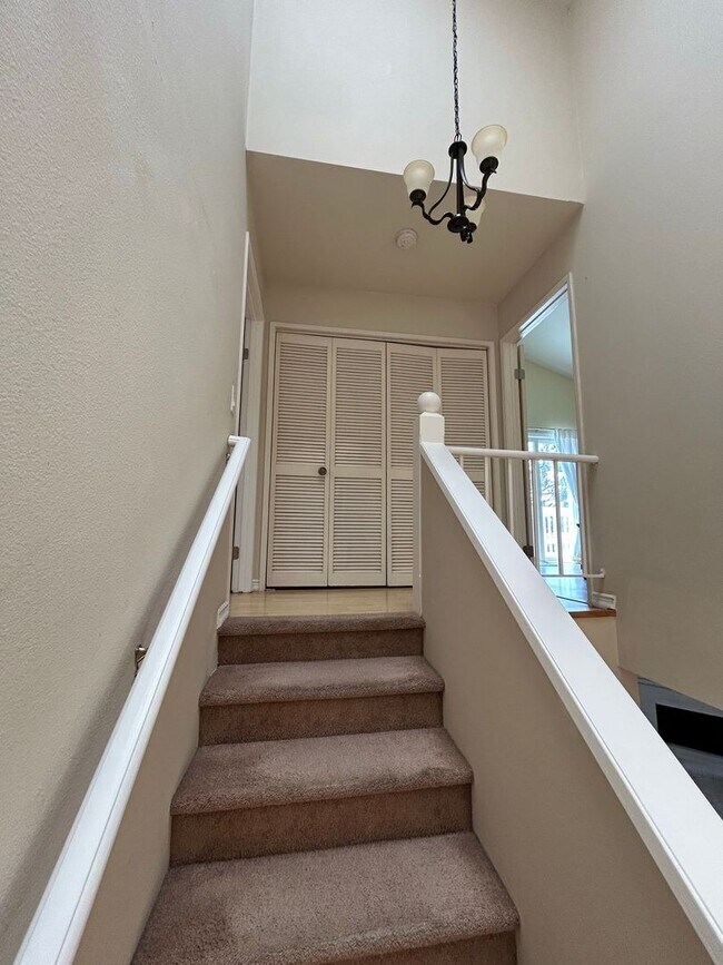 Building Photo - New! Fully Furnished Costa Mesa Condo Near Back Bay!